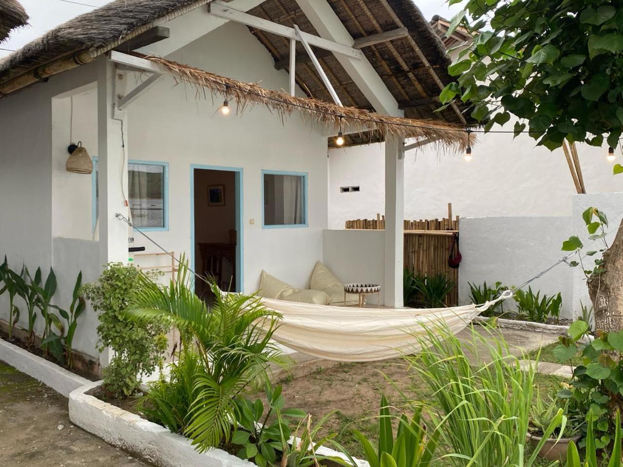 Hotel Surf Shack Grupuk Bumbang Exterior foto