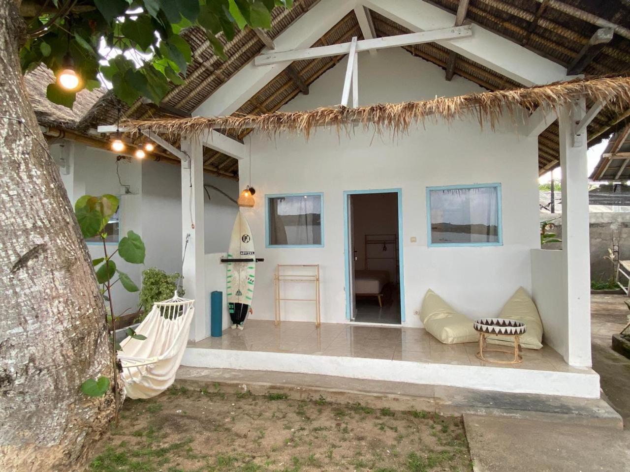 Hotel Surf Shack Grupuk Bumbang Exterior foto